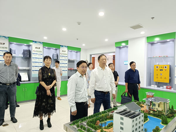 湖南省政協(xié)副主席、民建湖南省委會(huì)主委賴(lài)明勇蒞臨科比特走訪(fǎng)調(diào)研